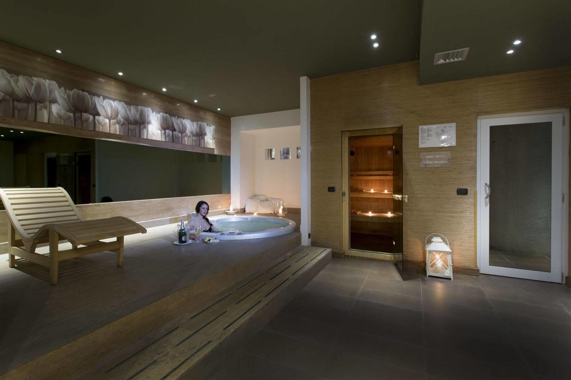 Hotel Pineta Wellness & Spa 루보디풀리아 외부 사진